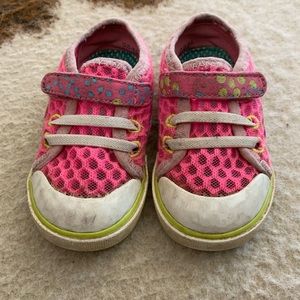 Seek Kai Run size 7 pink shoes